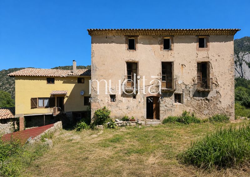 Foto d7b78205-d0a1-44e8-9997-ab622d5d2947. Masia amb calefacció aparcament a Guardiola de Berguedà