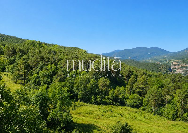 Foto f72e7358-832f-4a6f-8c7b-536e6b262043. Masia amb calefacció aparcament a Guardiola de Berguedà