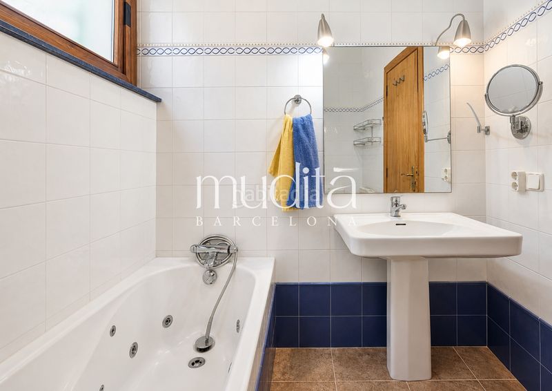 Foto 13b3f770-d800-458b-9f58-794416619fab. Casa amb calefacció aparcament a Llinars del Vallès