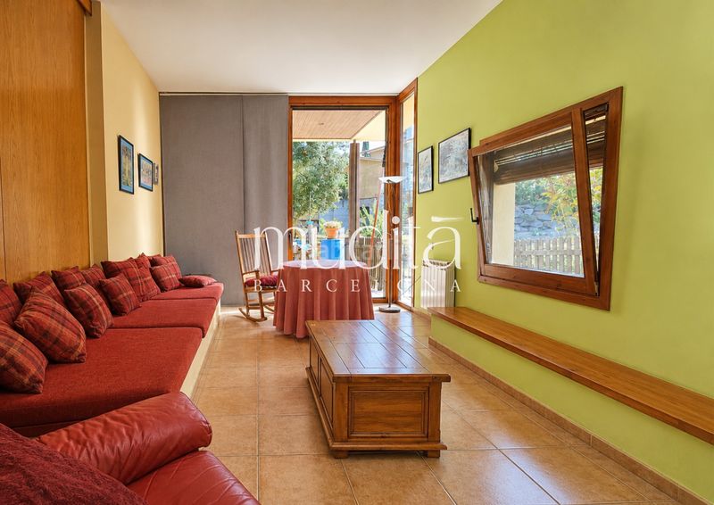 Foto 3c6e3002-4029-4809-9005-20969776d92f. Casa amb calefacció aparcament a Llinars del Vallès