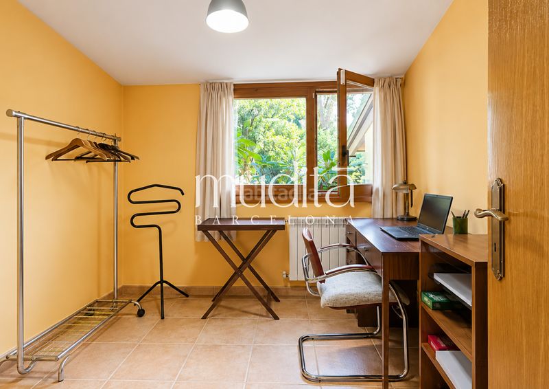 Foto e146ff3d-10d6-4ef4-a28f-f1d6b02b2aee. Casa amb calefacció aparcament a Llinars del Vallès
