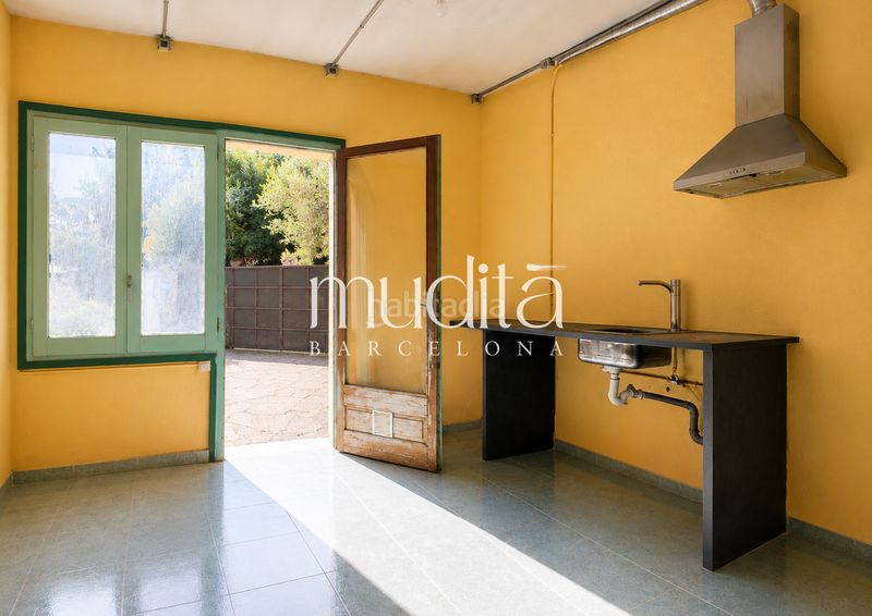 Foto e6dd20ce-e732-4ca8-b899-15f238a187d1. Casa amb calefacció aparcament a Llinars del Vallès