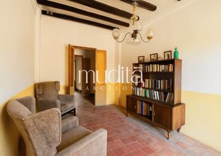 Appartement à Sant Quirze de Besora. Primera planta de una casa modernista para reformar y diseñar a