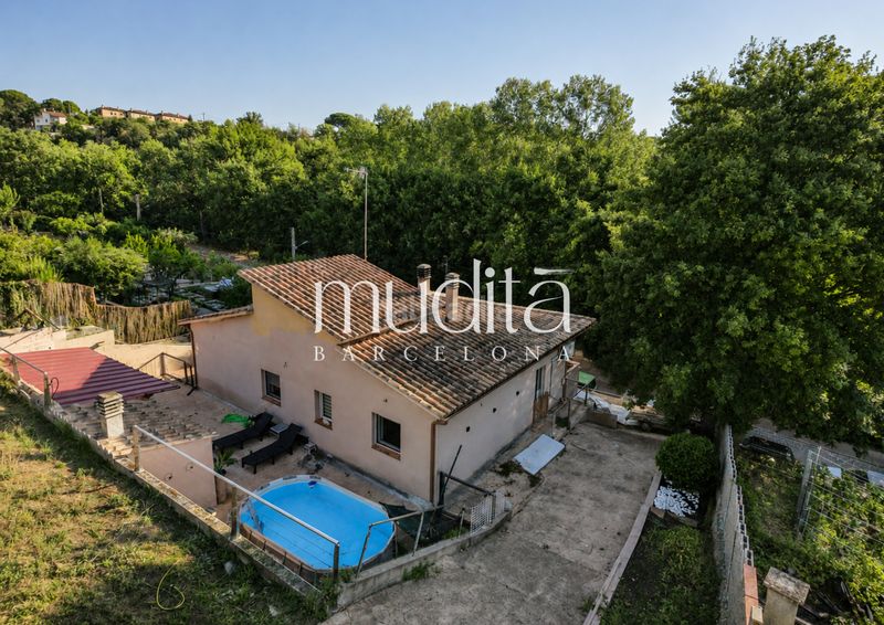 Foto c6ae5d59-92cd-4492-8397-b80b9abe50d9. Casa amb calefacció aparcament a Sant Celoni