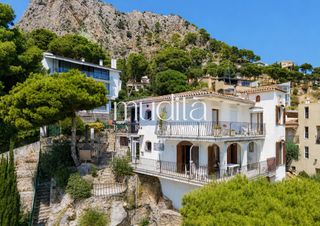 Casa in L´Estartit Poble. Casa mediterrània  un mirador habitado sobre les illes medes