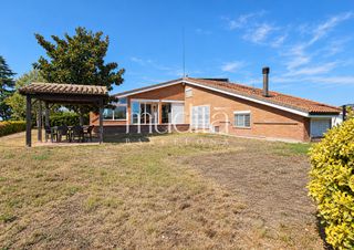 Haus in Lliçà d´Amunt. Una casa para compartir, con espacio propio y vistas abiertas