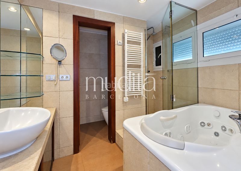 Foto 89e1c4b1-c2db-4784-98de-6cbe739976e2. Casa amb calefacció aparcament piscina a Lliçà d´Amunt