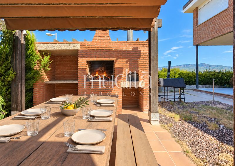 Foto ae52c64f-37a5-4131-975e-af048c709d26. Casa amb calefacció aparcament piscina a Lliçà d´Amunt
