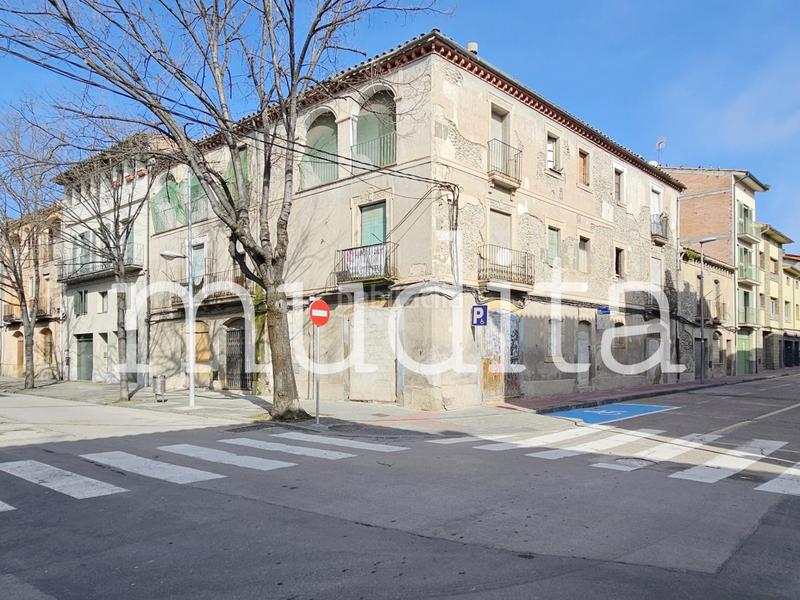 Foto 706dba86-a7b1-43e7-9a6f-805f671f1003. Edifici a Manlleu