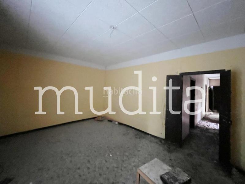 Foto afb83564-1a14-45ee-801a-dd3537550e23. Edifici a Manlleu