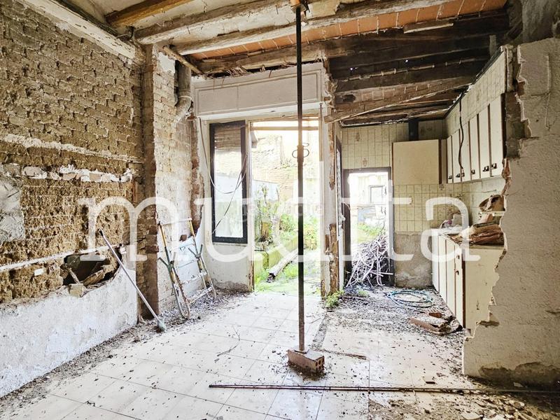 Foto b50fd157-04c2-47c3-8bb3-6102e10ce0c3. Edifici a Manlleu