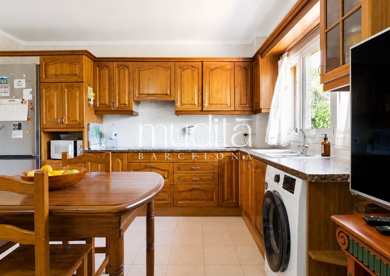 Foto 44984da8-2f69-45d1-a585-fe8800ac19a7. Casa amb calefacció aparcament a Urbanitzacions Argentona
