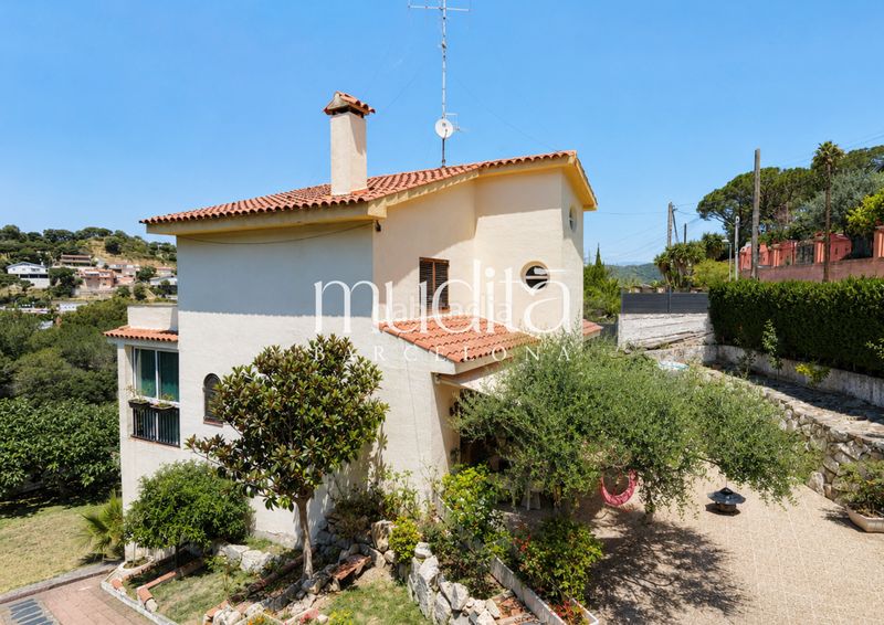 Foto b3bf9b32-9c6e-4c49-a816-af61a48500a2. Casa amb calefacció aparcament a Urbanitzacions Argentona