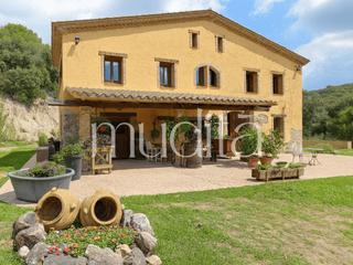 Masía en Sant Celoni. Masía restaurada en el montseny campins