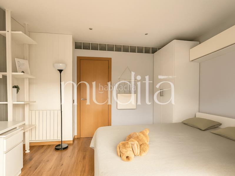 Foto d2aa07a2-f827-4505-94f4-c1eaa2d7ab1b. Casa adosada un hogar que abraza jardín, amplitud y calma en el centro en Argentona