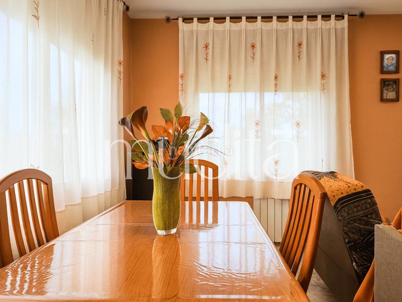 Foto 3f01bb79-6d17-49e3-92cf-fab4157504b7. Masia amb calefacció aparcament a Palau-solità i Plegamans