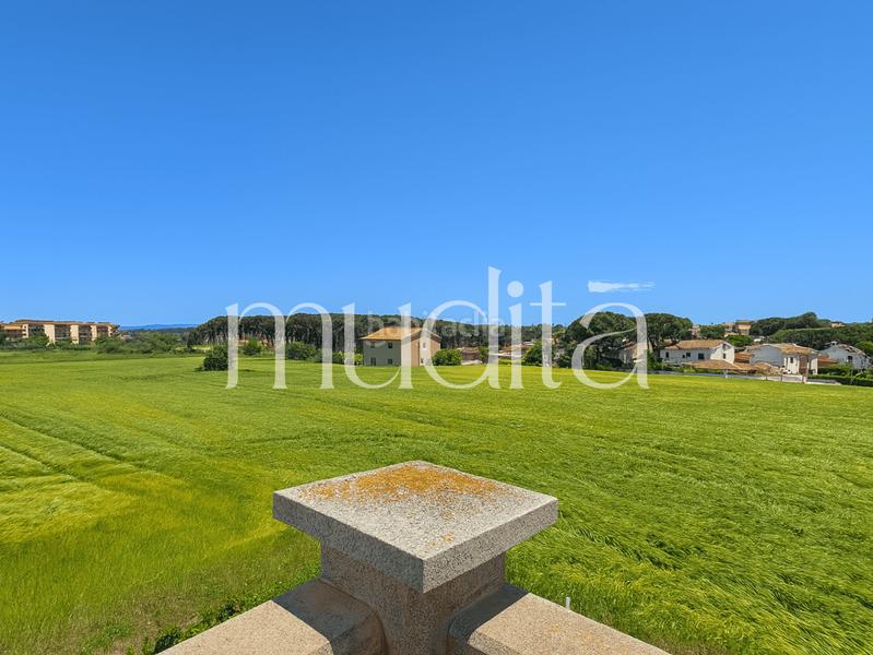 Foto ae67bf6d-347e-4778-8278-7b53cd61fed3. Masia amb calefacció aparcament a Palau-solità i Plegamans