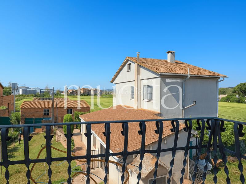 Foto c42f03bc-3cd0-4720-bff8-079acb6061b1. Masia amb calefacció aparcament a Palau-solità i Plegamans