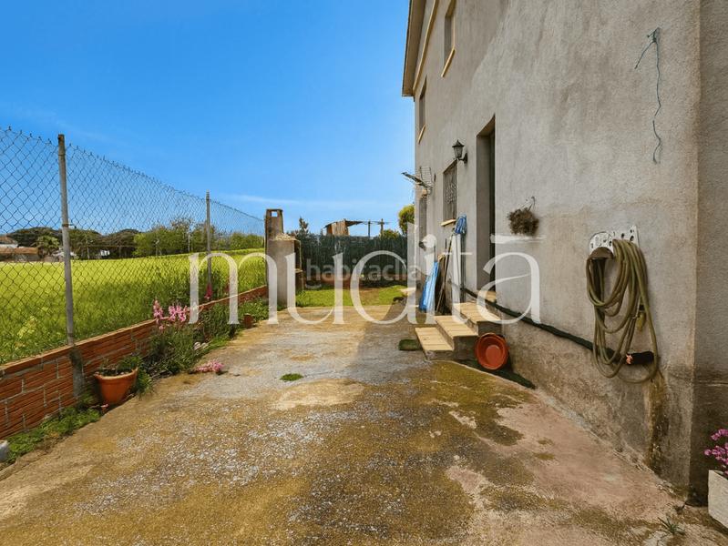 Foto d0dff593-1572-4d9a-a7e2-5c1f4c6106e8. Masia amb calefacció aparcament a Palau-solità i Plegamans