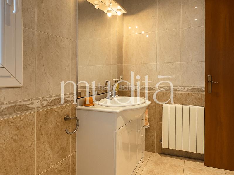 Foto eaa2a169-a0ac-4d73-8c62-c9963c7b6abf. Masia amb calefacció aparcament a Palau-solità i Plegamans