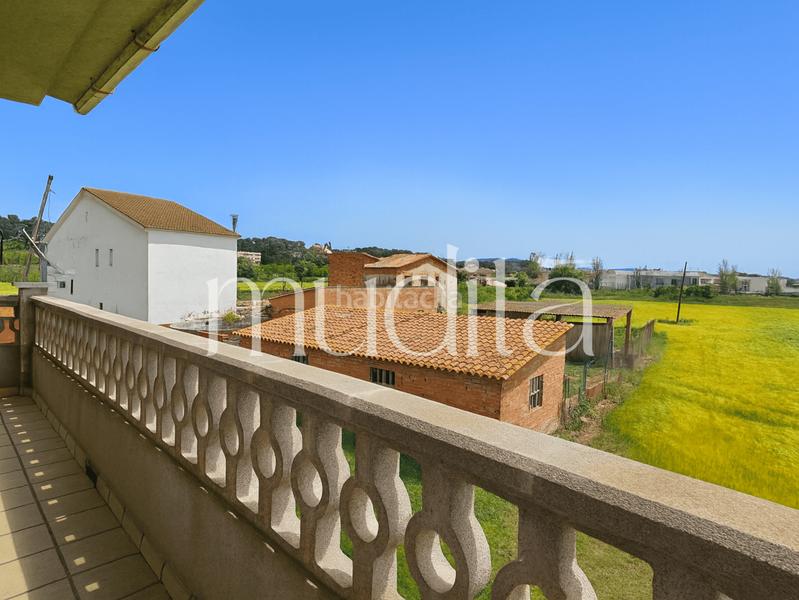 Foto f24f4e02-72d0-42dd-a65a-c6d43502a06d. Masia amb calefacció aparcament a Palau-solità i Plegamans