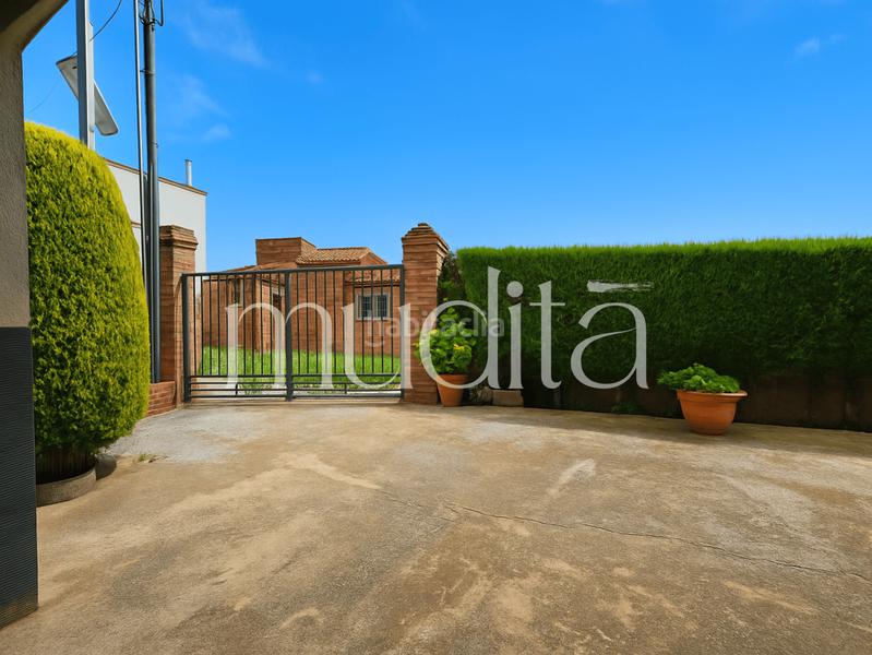 Foto ff89f137-ef97-4cd6-8f90-a6eaecb73904. Masia amb calefacció aparcament a Palau-solità i Plegamans