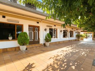 Casa a Campins. Propiedad singular en campins  vivienda, restaurante y espacios