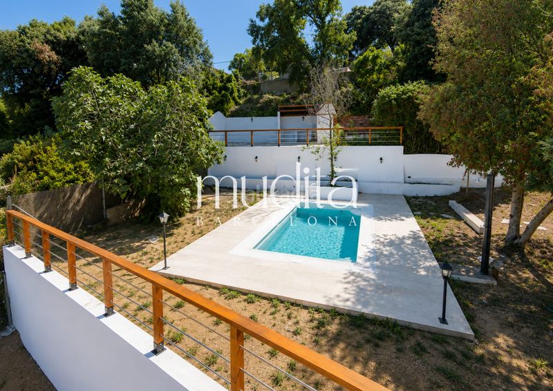 Foto 3e2aad86-b2d1-47b3-9767-b84485fc9ac0. Casa amb calefacció aparcament piscina a Sant Cebrià de Vallalta