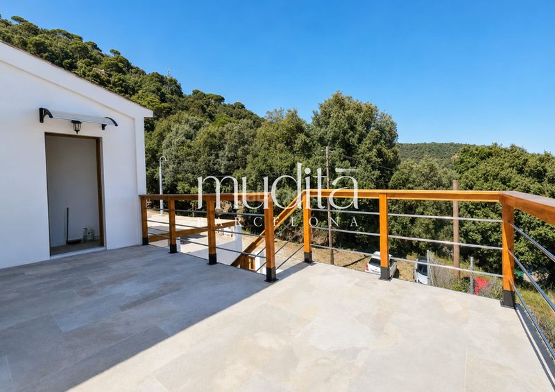 Foto 6fd4f5b4-8456-47c1-81f8-6843f33ec1b1. Casa amb calefacció aparcament piscina a Sant Cebrià de Vallalta