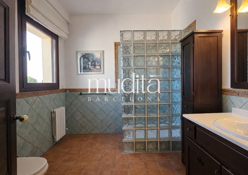 Foto 1637110b-2db0-4ec8-8ff7-2faa8fc2d850. Casa con riscaldamento parcheggio piscina in Nucli Urbà Argentona