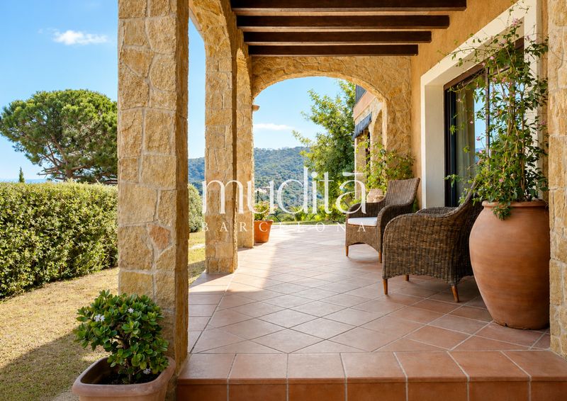 Foto 5177f347-6228-4195-861c-7d66db432966. Casa con riscaldamento parcheggio piscina in Nucli Urbà Argentona