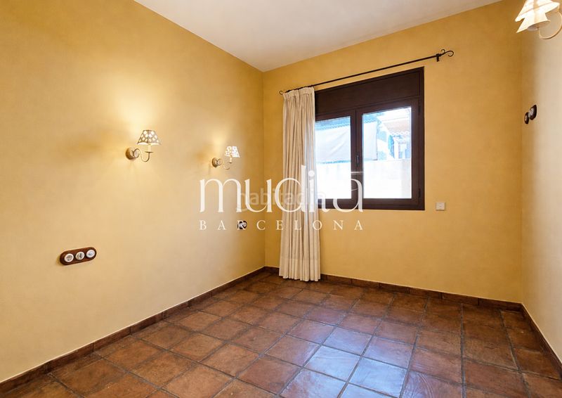 Foto 6b933647-9cd8-480d-964e-de810604c700. Casa con riscaldamento parcheggio piscina in Nucli Urbà Argentona
