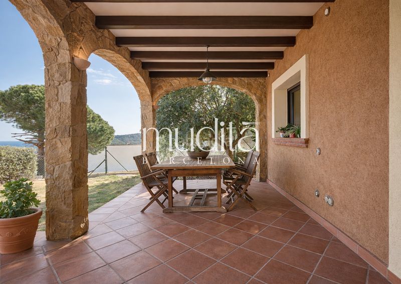 Foto 7ae5b615-d3c6-45b3-ac31-ed72c1510309. Casa con riscaldamento parcheggio piscina in Nucli Urbà Argentona