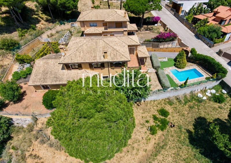 Foto a5f09978-2936-4883-8d15-048ea53fa6e4. Casa con riscaldamento parcheggio piscina in Nucli Urbà Argentona