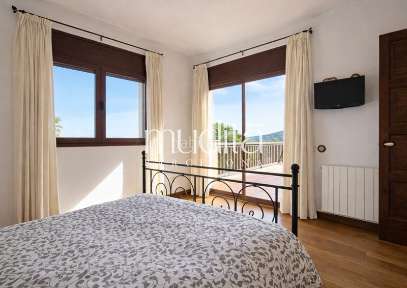 Foto ba2eb8ac-6b7c-41d1-8182-d67eef6f1bb7. Casa con riscaldamento parcheggio piscina in Nucli Urbà Argentona