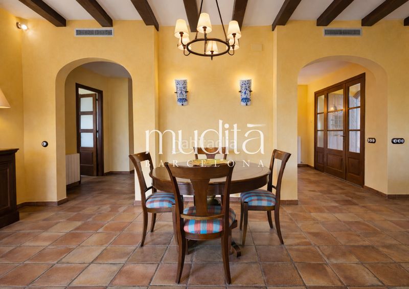 Foto f510a4dd-4541-44b0-89a7-cc8bb756ab9e. Casa con riscaldamento parcheggio piscina in Nucli Urbà Argentona