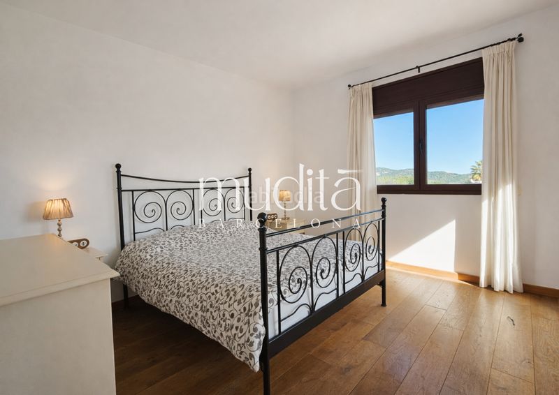 Foto f8d9a330-febe-44f3-9e77-905b2420a2bc. Casa con riscaldamento parcheggio piscina in Nucli Urbà Argentona