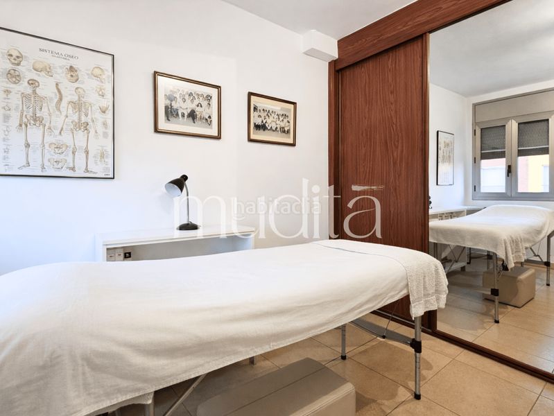 Foto c97c1ce1-e81d-4410-a3f4-bc5cf3114834. Casa adossada amb calefacció aparcament a Caputxins-Ambulatori Vic