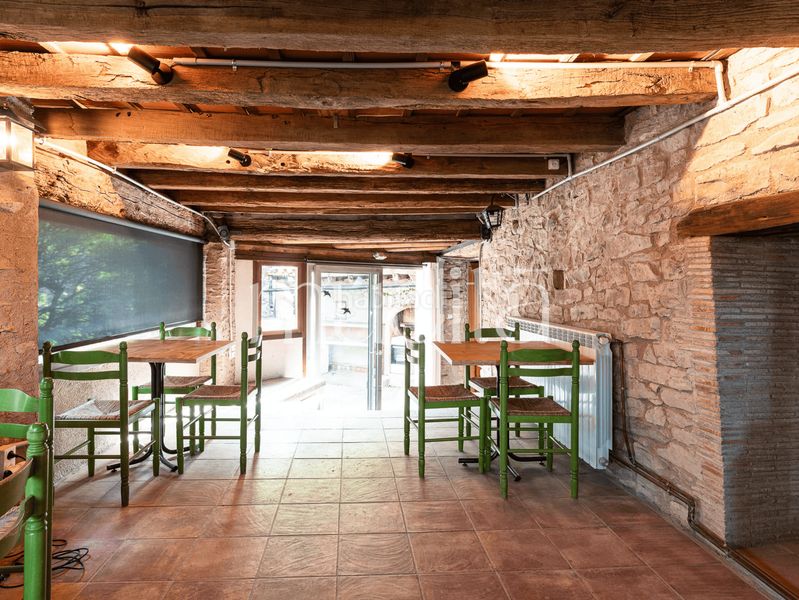 Foto 24e37277-b48e-463f-89b5-4e8449161430. Masia amb calefacció aparcament a Tavertet