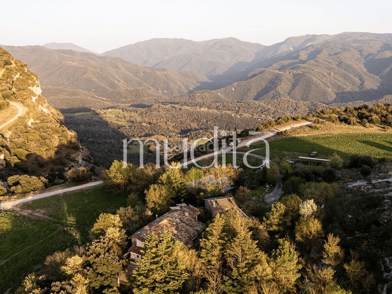 Foto 400bc91f-b9d9-496b-b87b-feac83c8933a. Masia amb calefacció aparcament a Tavertet