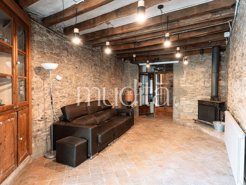 Foto 7451a58c-37e3-487a-ab73-b438b80162ef. Masia amb calefacció aparcament a Tavertet