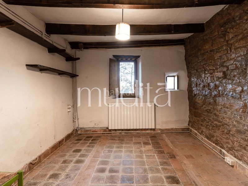 Foto 8732a94c-d002-405e-9fc2-07eb60b24519. Masia amb calefacció aparcament a Tavertet