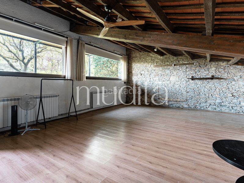 Foto a18a2a4b-4740-48a7-8c23-f0208bf059dc. Masia amb calefacció aparcament a Tavertet