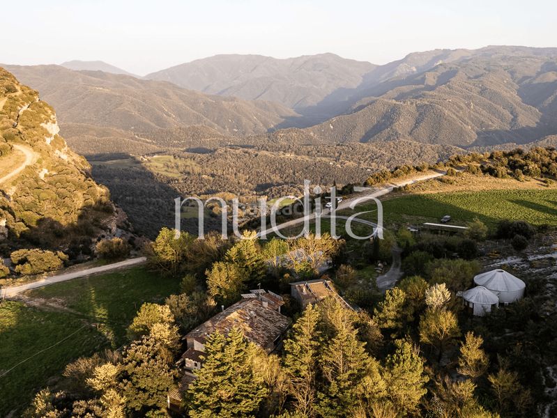 Foto c024ea54-baa4-455d-862e-08003b236a9e. Masia amb calefacció aparcament a Tavertet