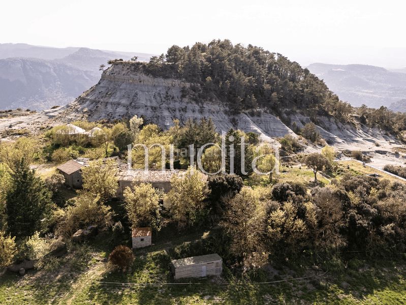 Foto ca65e828-d74f-4cee-9e41-9c6097c7669f. Masia amb calefacció aparcament a Tavertet