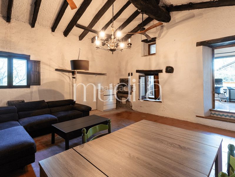 Foto f99c08a3-6c3c-45f6-9584-a350b0f9e6fd. Masia amb calefacció aparcament a Tavertet