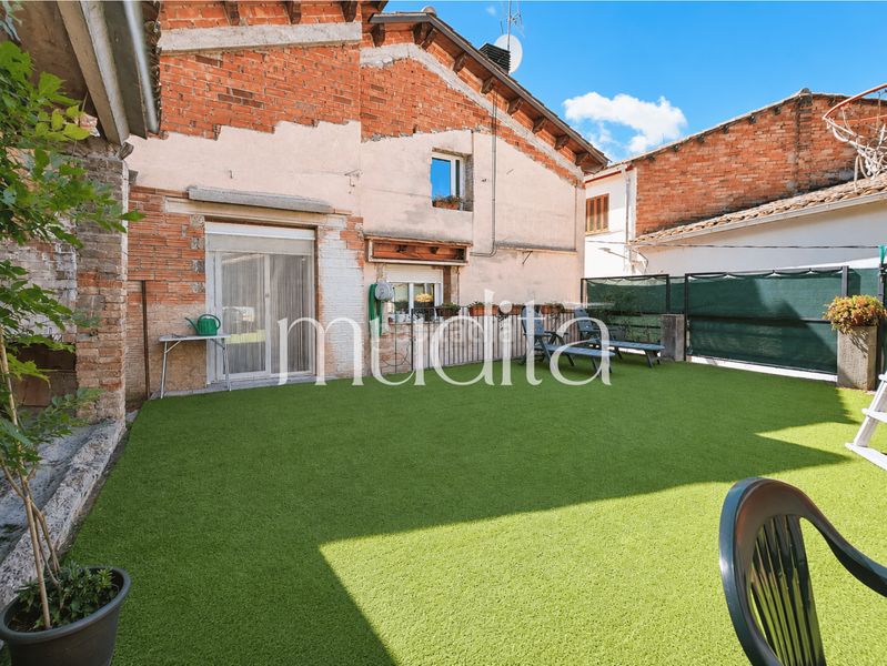 Foto 5f9f430e-dd21-4632-8029-1f918a86e5c0. Casa adossada amb calefacció aparcament piscina a Avinyó