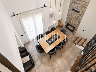Reihenhaus in Avinyó. Casa de pueblo con patio, calma y vida real en avinyó
