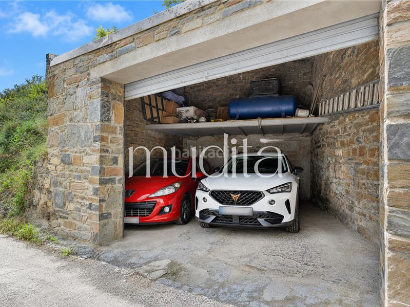 Foto b55a908f-75d7-43f6-93b7-939e88662c57. Casa adossada amb calefacció aparcament piscina a Avinyó