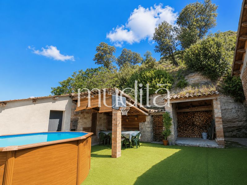 Foto c04c56a0-7deb-4803-a331-3f63d06407f1. Casa adossada amb calefacció aparcament piscina a Avinyó